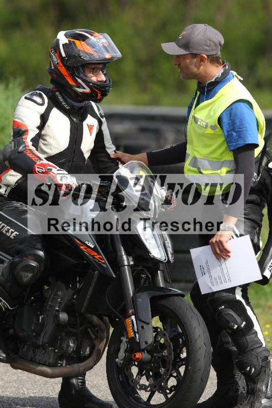 Archiv-2025/10 23.04.2025 Cornu Master School ADR/rot-rouge/31